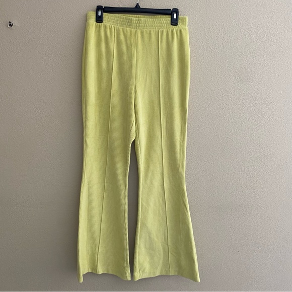 Aerie Velour Ribbed Flare Pull On Pants Neon Yellow/Green Size Medium Stretch - Picture 2 of 5